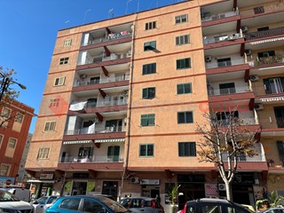 Trilocale in Vendita a Taranto, 69'000&euro;, 105 m²