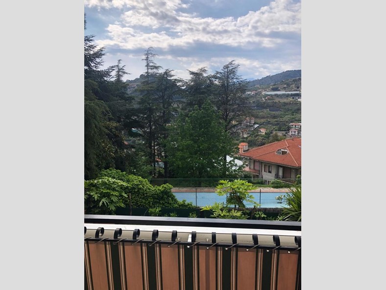 Appartamento in Vendita a Bordighera, 245'000&euro;, 100 m²