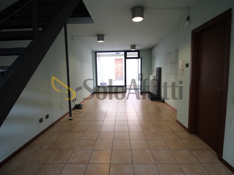 Ufficio in Affitto a Costa Masnaga, 600&euro;, 44 m²