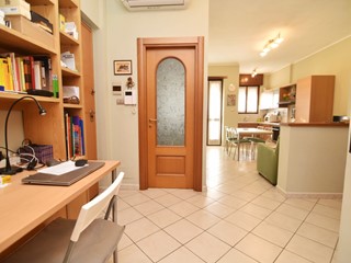 Trilocale in Vendita a Settimo Torinese, 135'000&euro;, 80 m²