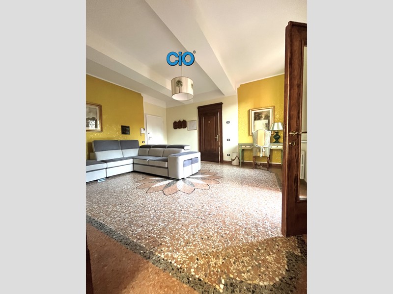 Quadrilocale in Affitto a Bologna, 2'000&euro;, 120 m², arredato