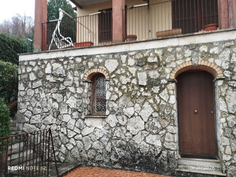 Casa Indipendente in Vendita a Rocca di Papa, zona Rocca di Papa, 319'000&euro;, 280 m², con Box