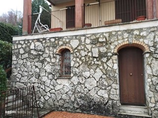 Casa Indipendente in Vendita a Rocca di Papa, zona Rocca di Papa, 319'000&euro;, 280 m², con Box