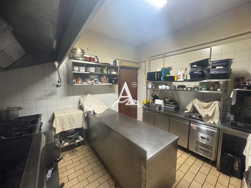 Attività commerciale in Vendita a Villafranca di Verona, 160'000&euro;, 140 m²
