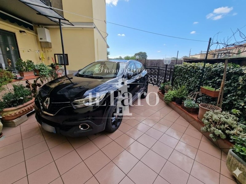 Quadrilocale in Vendita a Campi Bisenzio, 320'000&euro;, 103 m²