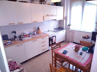 Trilocale in Vendita a La Spezia, zona Rebocco, 135'000&euro;, 60 m², arredato