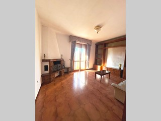 Appartamento in Vendita a Crespina Lorenzana, zona Cenaia, 155'000&euro;, 90 m², con Box