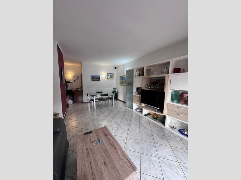 Appartamento in Vendita a Massa, zona Turano, 250'000&euro;, 113 m², con Box