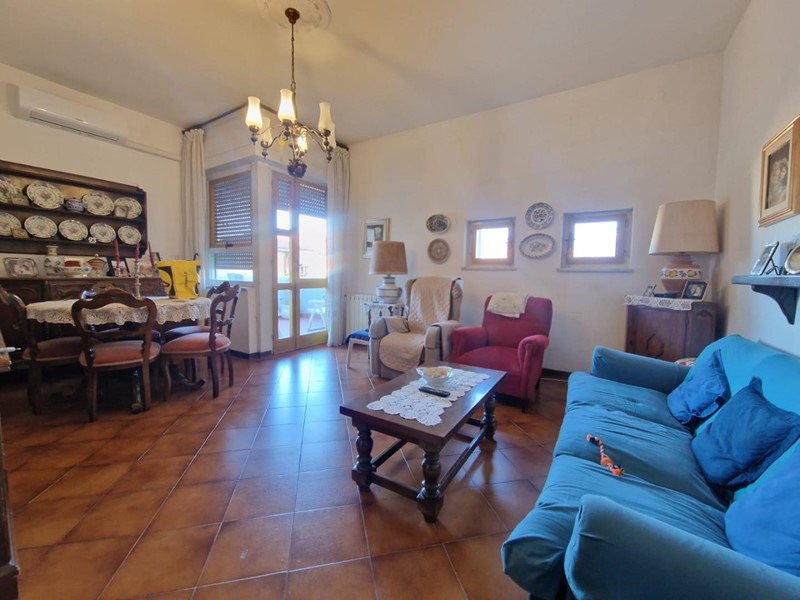 Appartamento in Vendita a Carrara, zona Marina di Carrara, 265'000&euro;, 120 m²