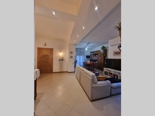 Attico in Vendita a Colle di Val D'Elsa, 175'000&euro;, 90 m², arredato