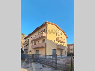 Appartamento in Vendita a Capolona, 110'000&euro;, 110 m²