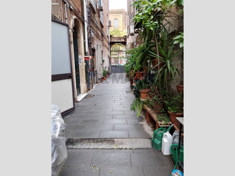 Appartamento in Vendita a Catania, 300'000&euro;, 300 m²