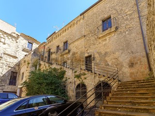 Appartamento in Vendita a Enna, 120'000&euro;, 218 m²