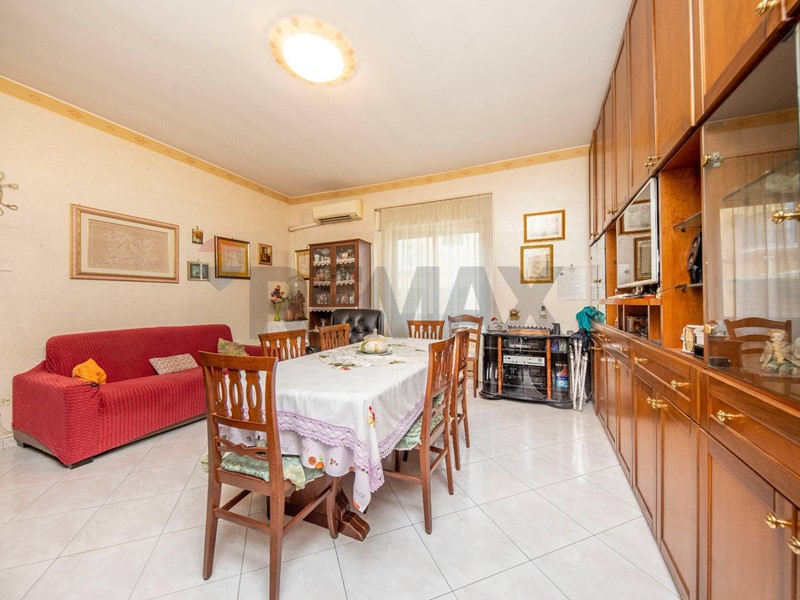 Trilocale in Vendita a Catania, 120'000&euro;, 72 m²