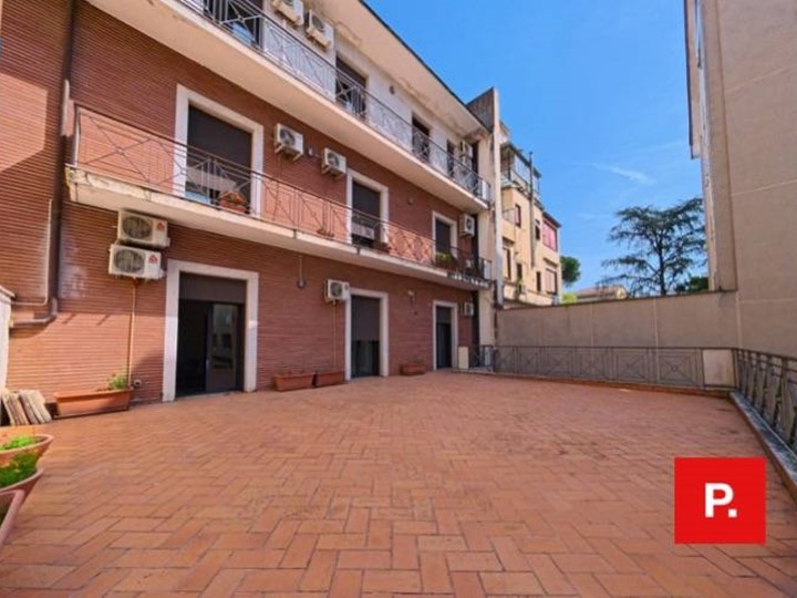 Appartamento in Affitto a Caserta, 1'200&euro;, 120 m²