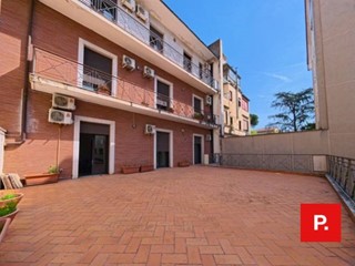 Appartamento in Affitto a Caserta, 1'200&euro;, 120 m²