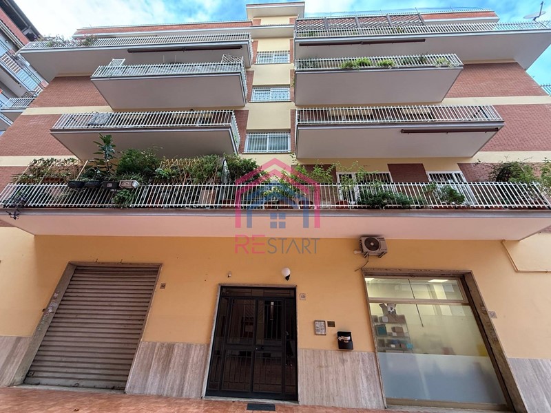 Trilocale in Vendita a Pomezia, 179'000&euro;, 85 m²