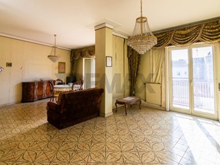 Quadrilocale in Vendita a Misterbianco, 105'000&euro;, 150 m²