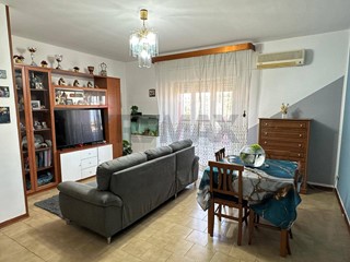 Appartamento in Vendita a Catania, 65'000&euro;, 86 m²