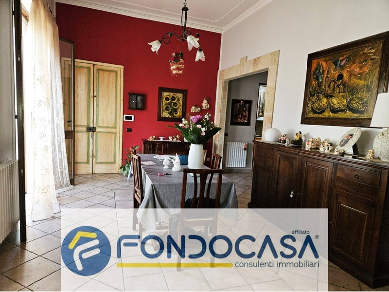 Appartamento in Vendita a Campi Salentina, 165'000&euro;, 350 m²