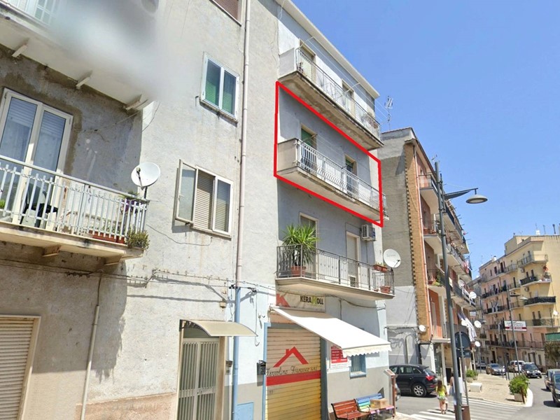 Quadrilocale in Vendita a Vico del Gargano, 78'000&euro;, 98 m²