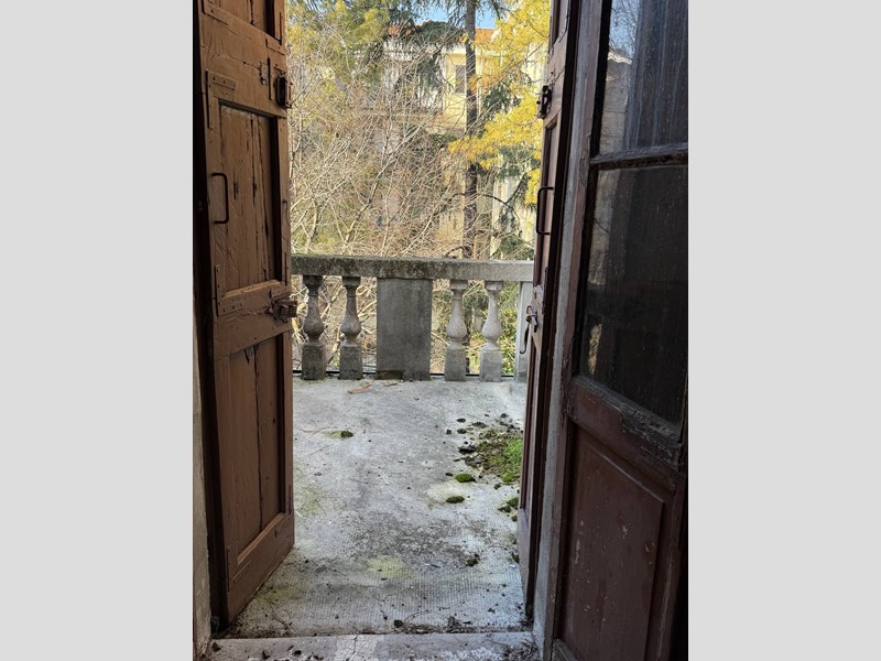 Quadrilocale in Vendita a Mantova, 90'000&euro;, 93 m²