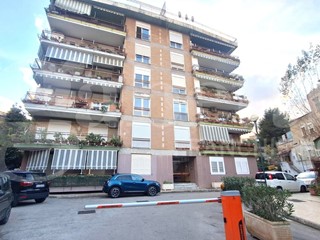 Quadrilocale in Vendita a Napoli, 280'000&euro;, 110 m²