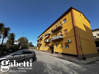 Appartamento in Vendita a Torrenova, 85'000&euro;, 80 m², con Box