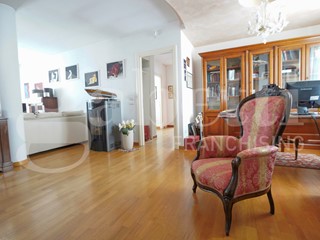 Attico in Vendita a Mogliano Veneto, 350'000&euro;, 148 m², arredato, con Box