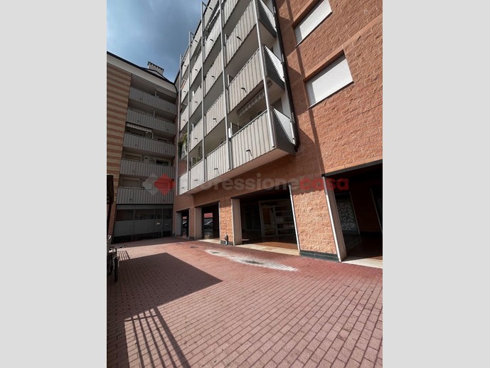 Bilocale in Vendita a Verona, 152'000&euro;, 55 m²