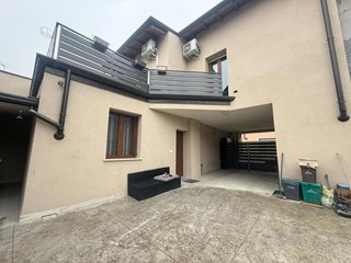 Quadrilocale in Vendita a Castelcovati, 195'000&euro;, 100 m², con Box