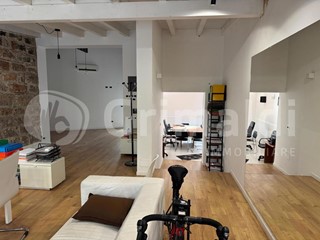 Appartamento in Vendita a Palermo, 310'000&euro;, 151 m²