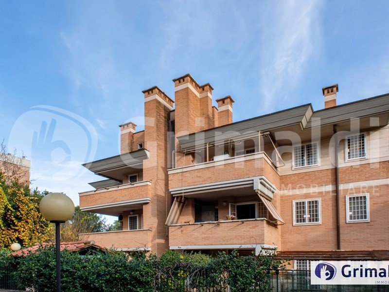 Appartamento in Vendita a Roma, 639'000&euro;, 164 m², con Box