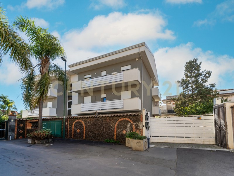 Quadrilocale in Vendita a Tremestieri Etneo, 145'000&euro;, 98 m², arredato, con Box