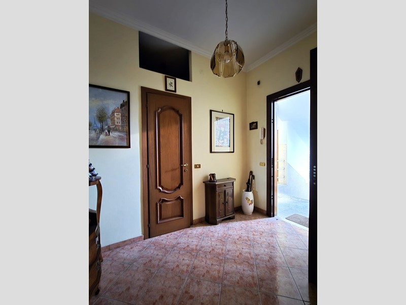 Bilocale in Vendita a Roma, 275'000&euro;, 87 m²