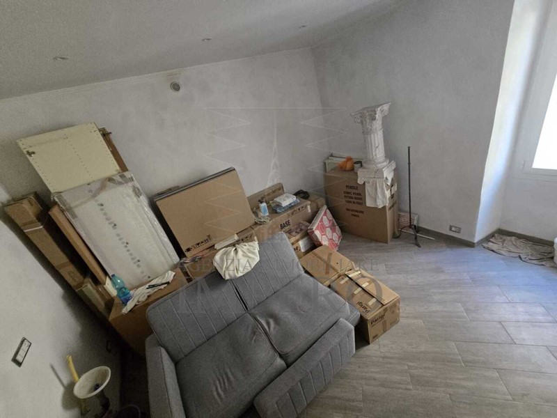Trilocale in Vendita a Ventimiglia, zona Centro, 155'000&euro;, 64 m², arredato