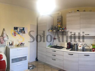 Trilocale in Affitto a Ciampino, zona Mura dei Francesi, 1'100&euro;, 90 m²