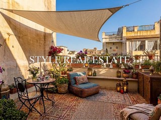 Appartamento in Vendita a Siracusa, zona Ortigia, 750'000&euro;, 201 m²
