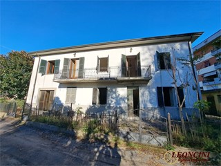 Casa Semi Indipendente in Vendita a Filattiera, 55'000&euro;, 193 m²