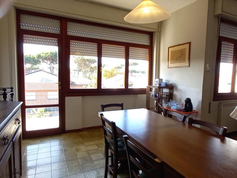Appartamento in Affitto a Camaiore, zona Lido di Camaiore, 1'800&euro;, 110 m², arredato
