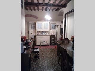 Trilocale in Vendita a Carrara, 75'000&euro;, 50 m²