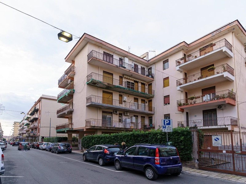 Appartamento in Vendita a Mascalucia, 140'000&euro;, 160 m², con Box