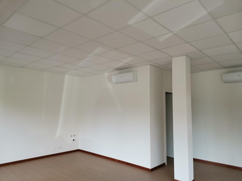 Immobile commerciale in Affitto a Poggibonsi, 550&euro;, 42 m²