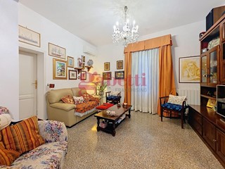Quadrilocale in Vendita a Pisa, 215'000&euro;, 90 m², arredato