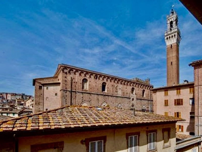 Quadrilocale in Vendita a Siena, 330'000&euro;, 93 m², arredato