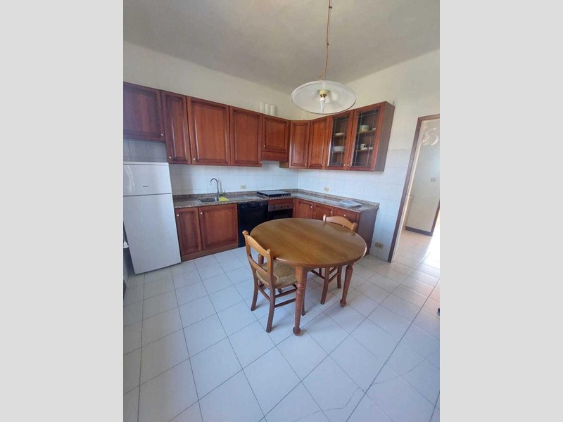 Quadrilocale in Vendita a Luni, zona Dogana, 140'000&euro;, 80 m², arredato