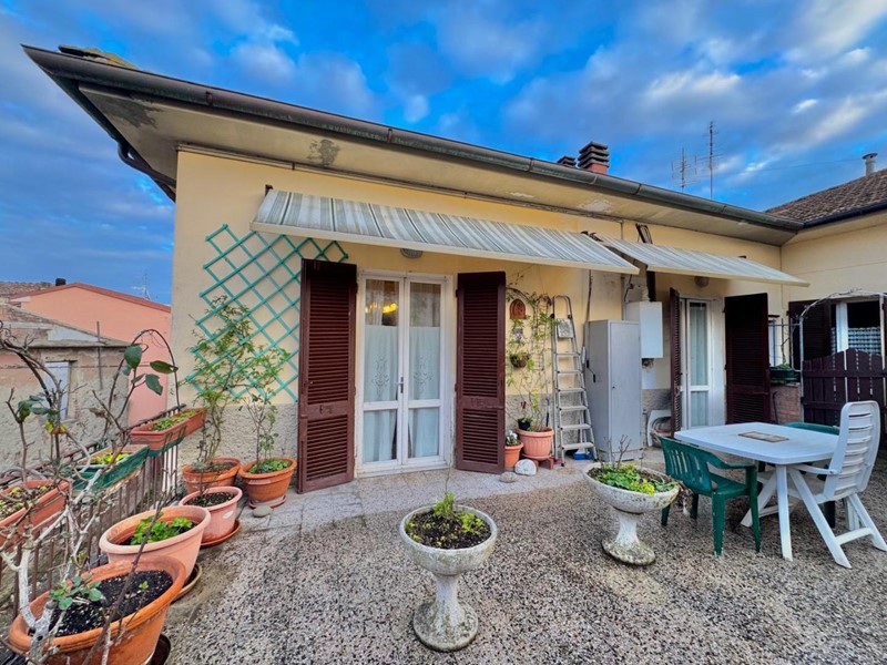 Appartamento in Vendita a Ponsacco, 165'000&euro;, 230 m², con Box