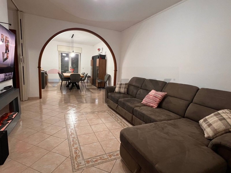 Appartamento in Vendita a Pietradefusi, 70'000&euro;, 150 m²