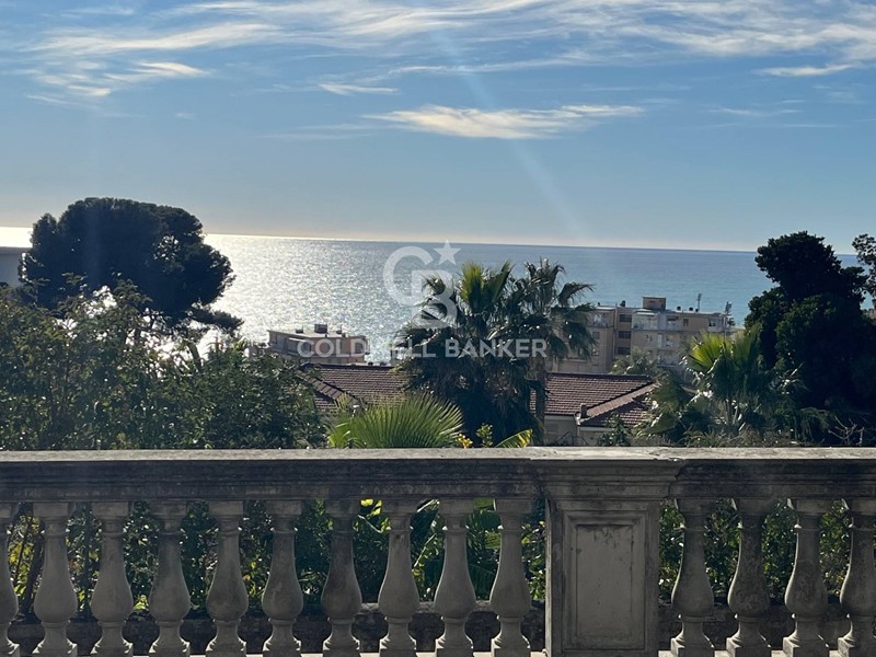 Trilocale in Vendita a Sanremo, 420'000&euro;, 88 m²