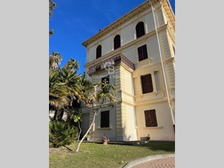 Trilocale in Vendita a Sanremo, 420'000&euro;, 88 m²